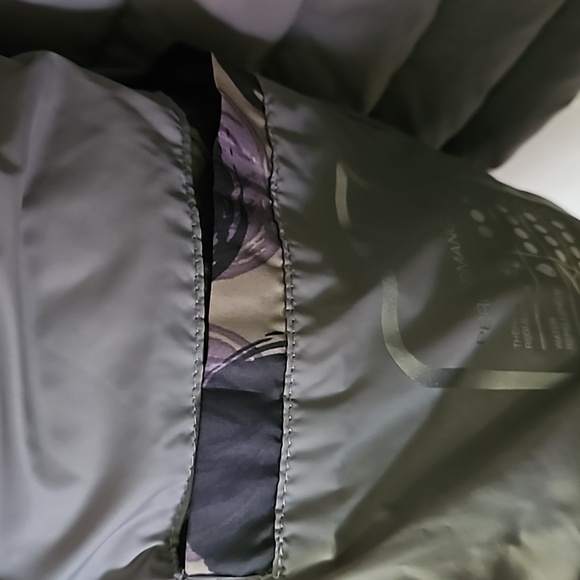 Super cute design - NWT size 42 (M) - Picture 9 of 9